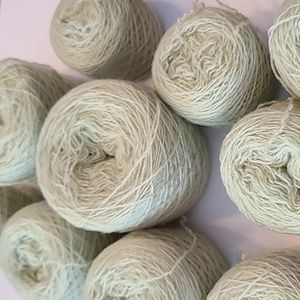 Celery green cashmere yarn